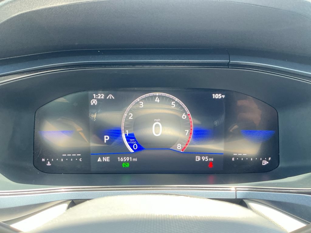Used 2024 Volkswagen Taos SE w/ Panoramic Sunroof Package AWD/4WD image 23