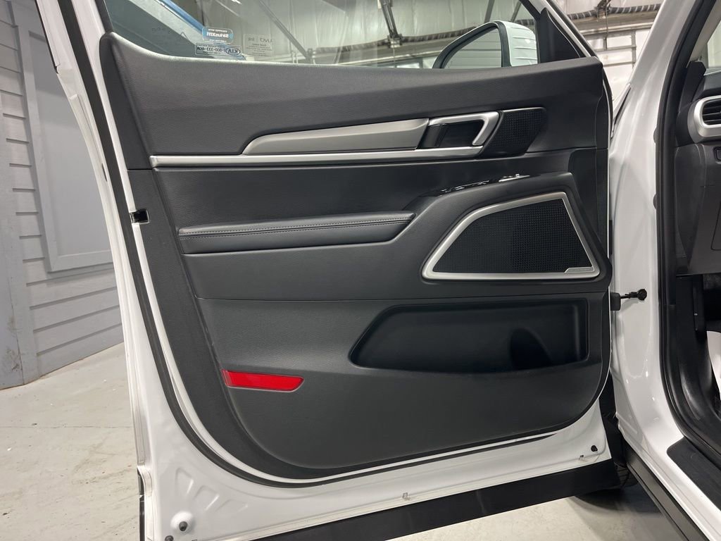 Used 2020 Kia Telluride LX image 10