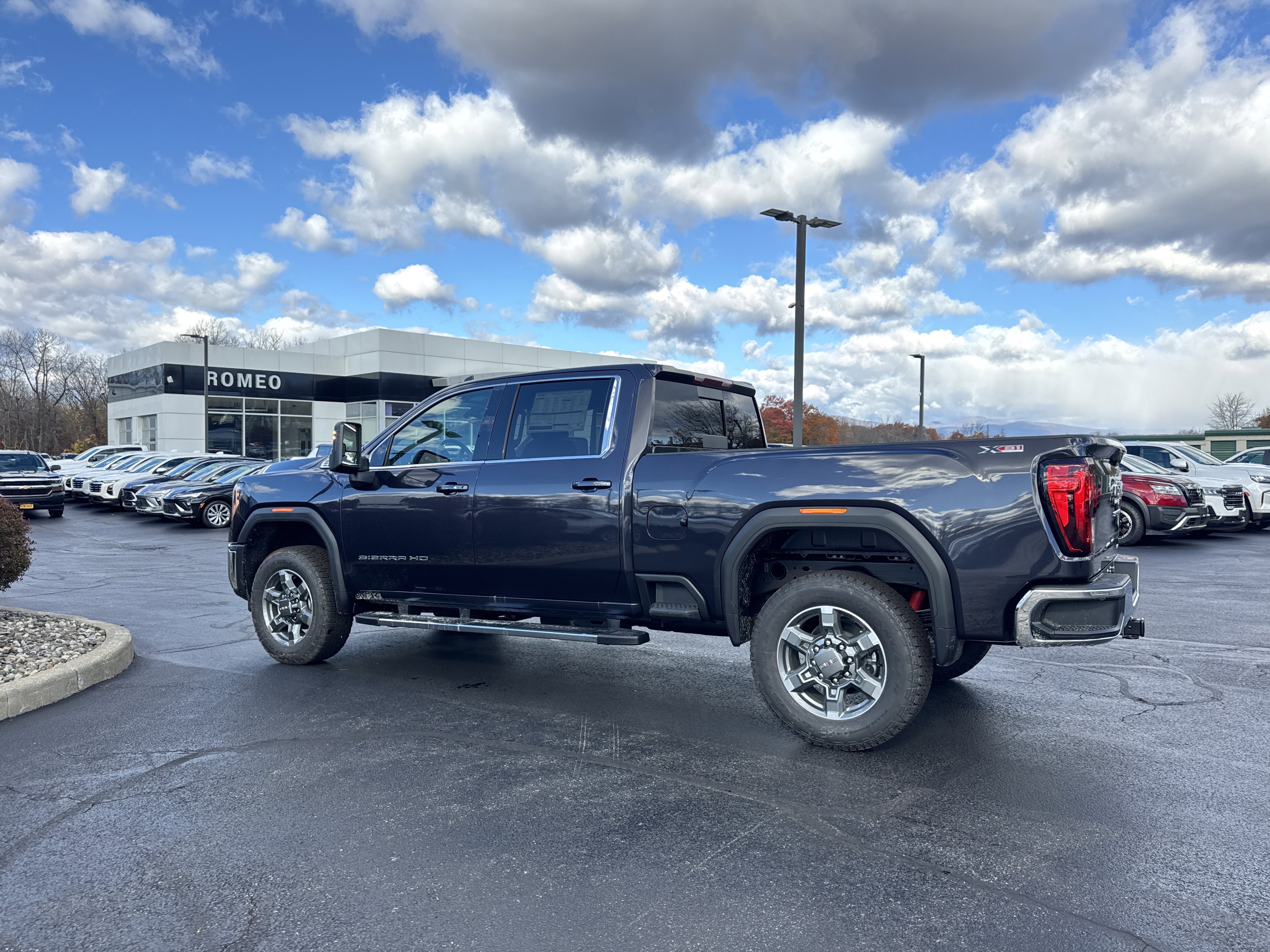 New 2026 GMC Sierra 2500 SLE w/ Preferred Package image 8