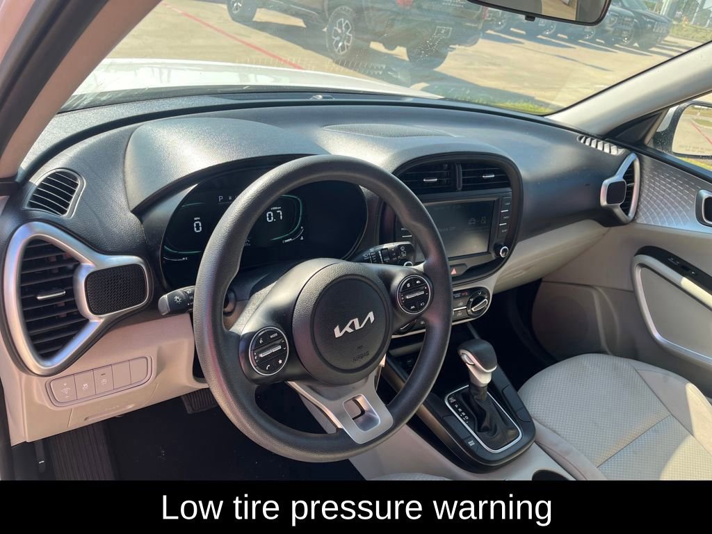 Used 2023 Kia Soul LX image 25