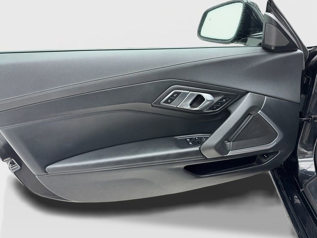 Used 2022 BMW Z4 sDrive30i w/ Driving Assistance Package image 21