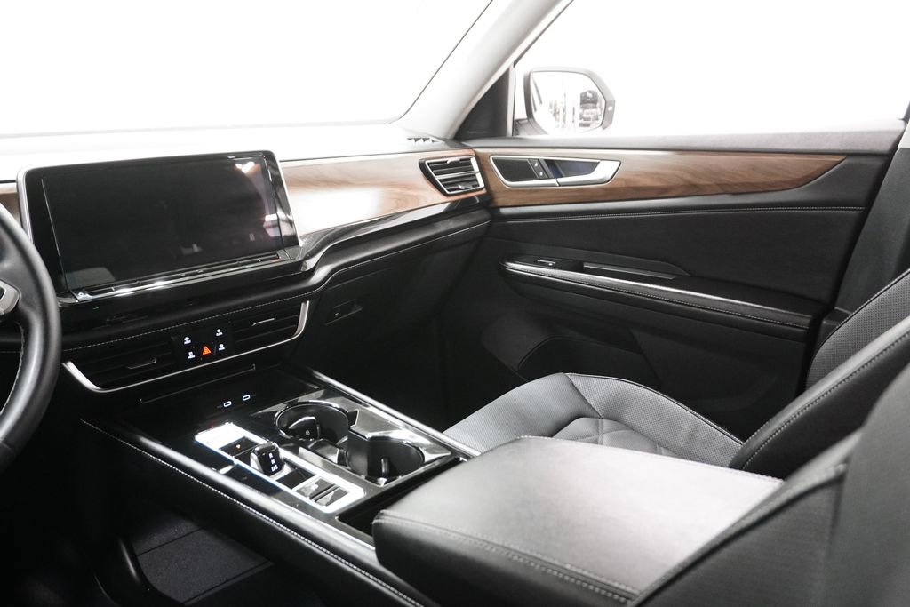 Used 2024 Volkswagen Atlas SE image 19