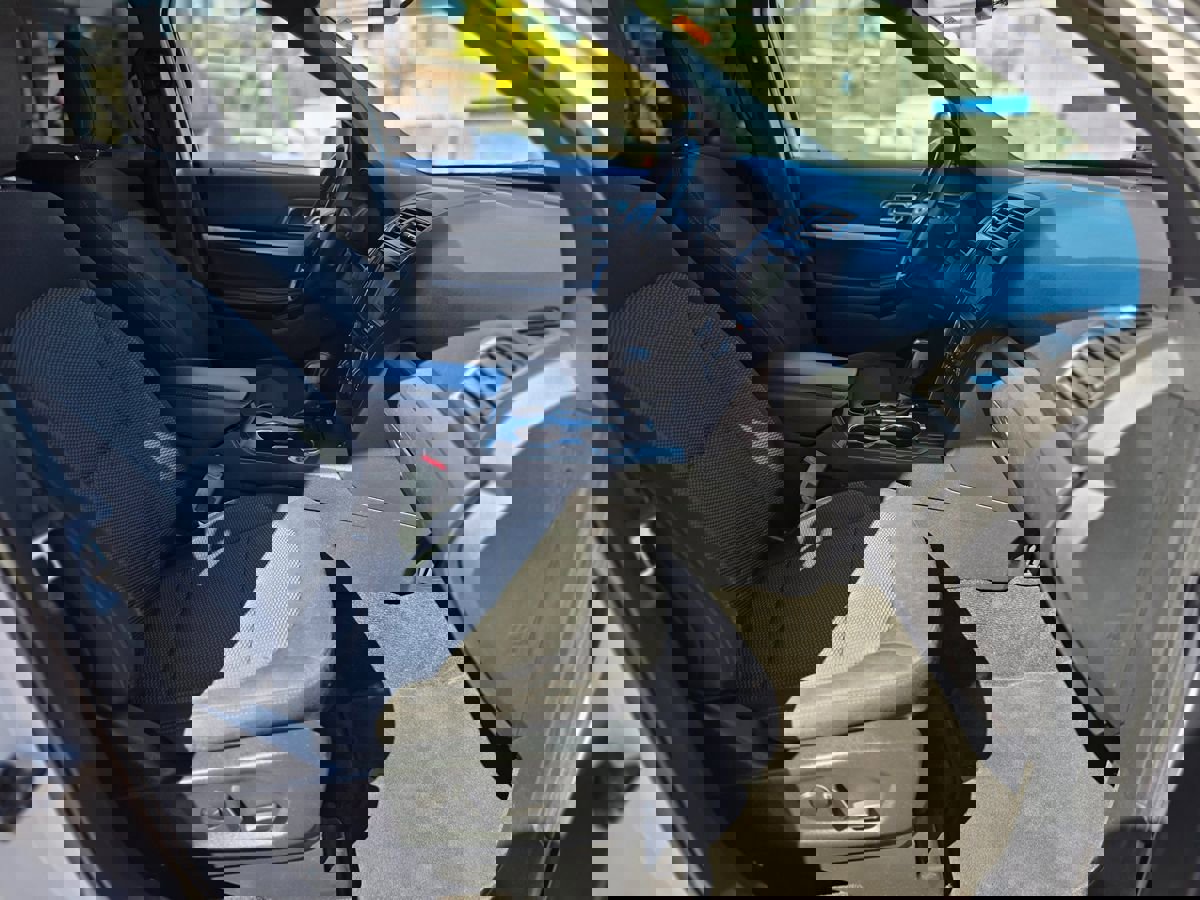 Used 2018 Ford Explorer XLT w/ Equipment Group 201A image 16