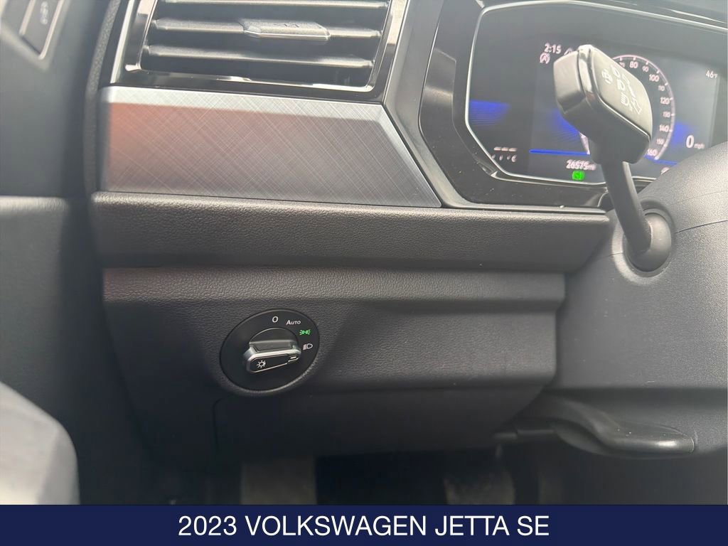 Used 2023 Volkswagen Jetta SE image 21