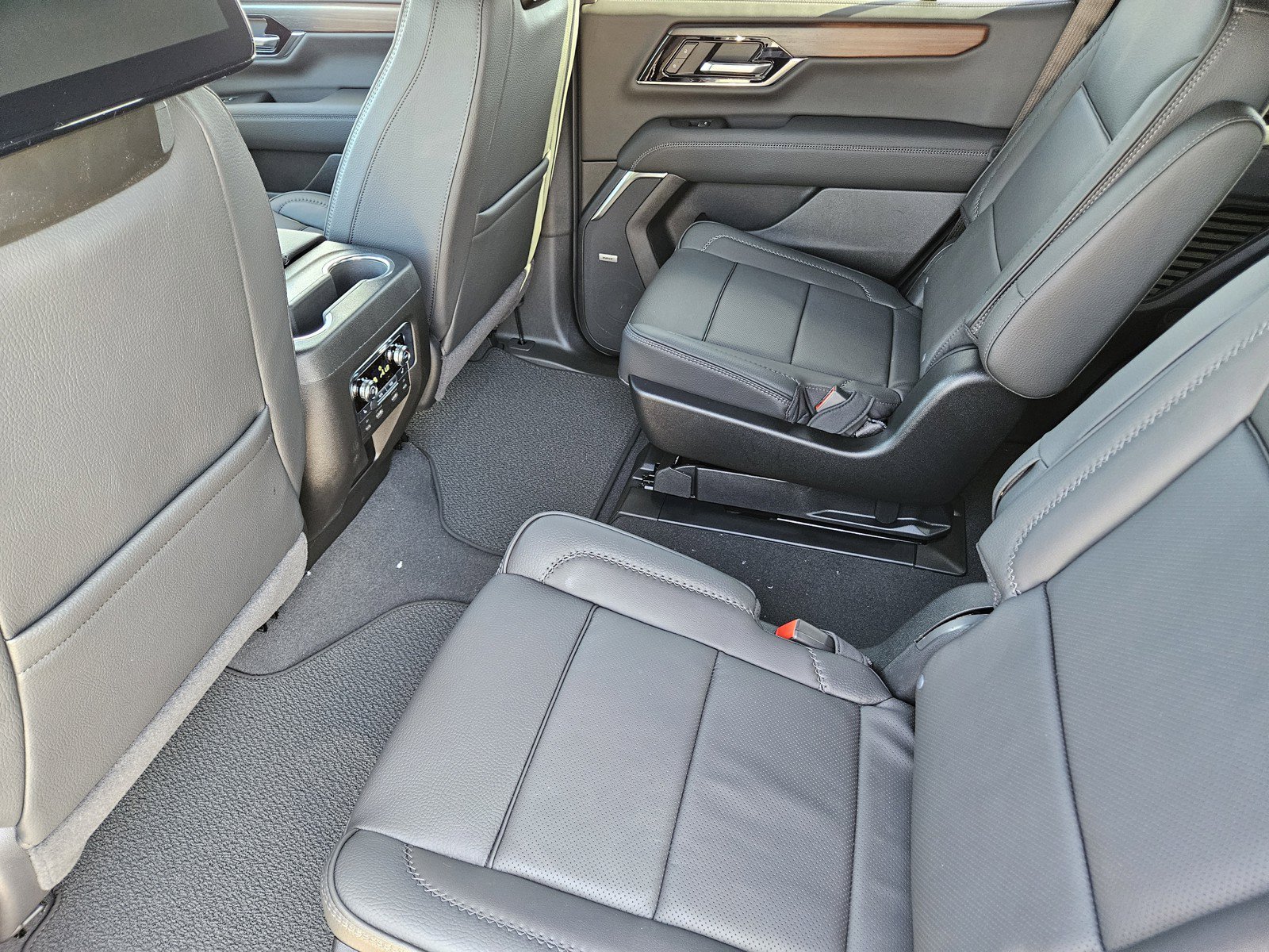 New 2026 GMC Yukon Denali w/ Denali Reserve Package AWD/4WD image 20