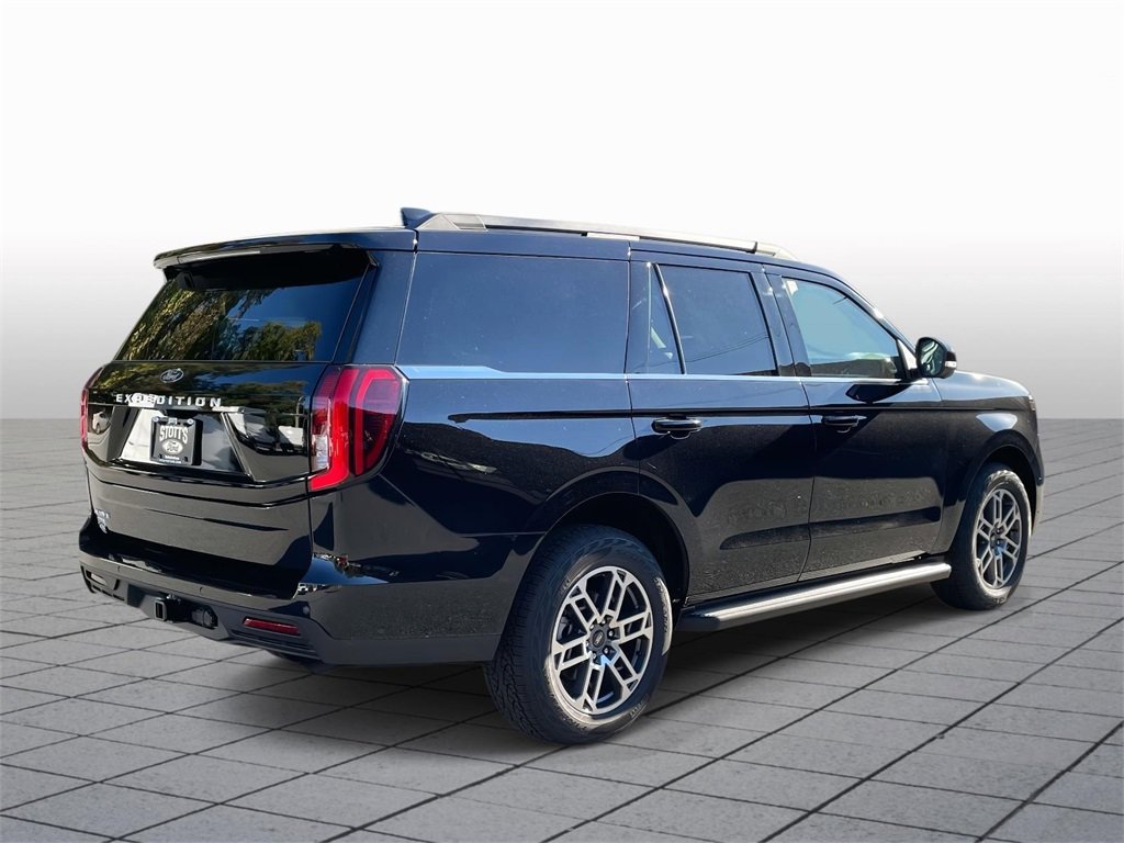 New 2025 Ford Expedition Active image 5
