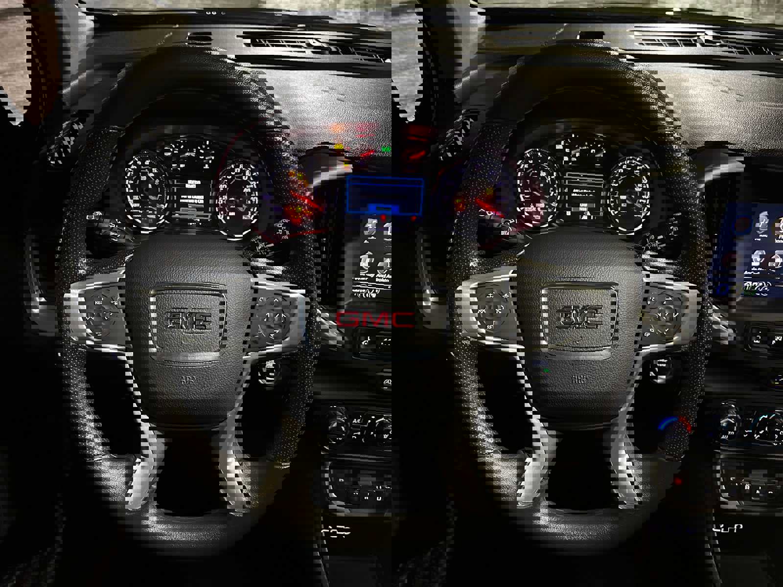 Used 2022 GMC Terrain SLE w/ Driver Convenience Package image 22