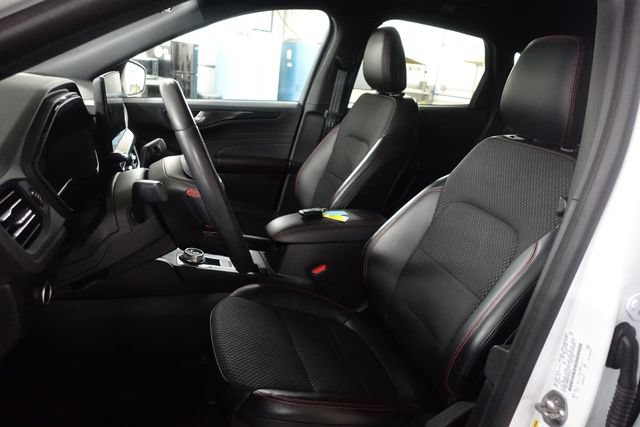 Used 2023 Ford Escape ST-Line w/ Tech Pack #1 AWD/4WD image 11