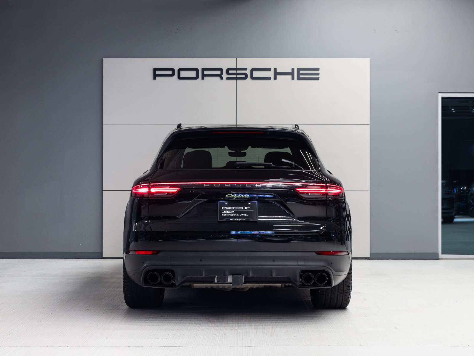 Certified 2023 Porsche Cayenne Platinum Edition AWD/4WD image 6