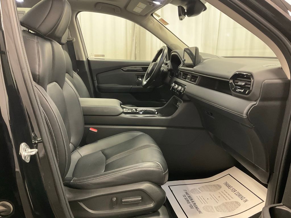 Used 2023 Honda Pilot Touring image 29