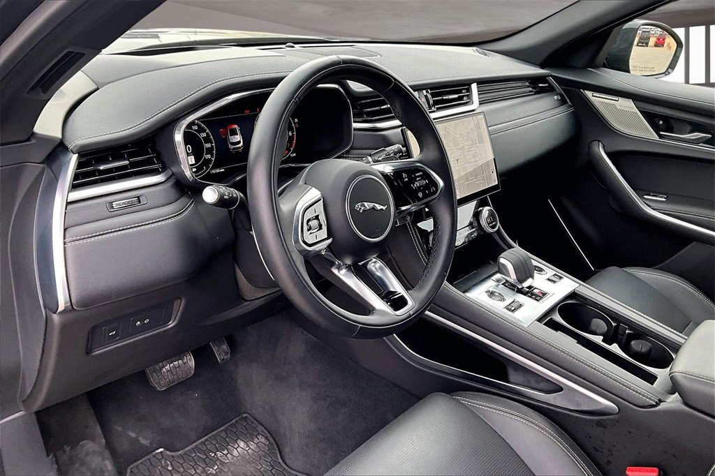 Certified 2025 Jaguar F-PACE R-Dynamic S image 13