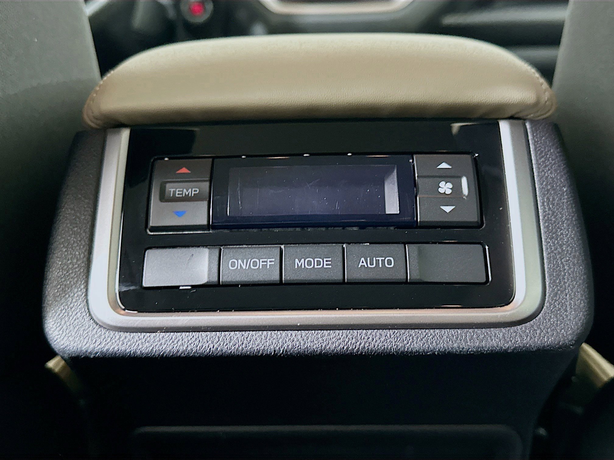 Used 2023 Subaru Ascent Premium w/ Convenience Package image 26