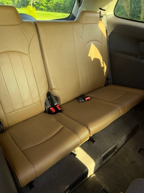 Used 2017 Buick Enclave Leather FWD image 10