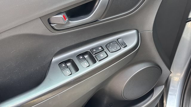Used 2020 Hyundai Kona SE AWD/4WD image 18