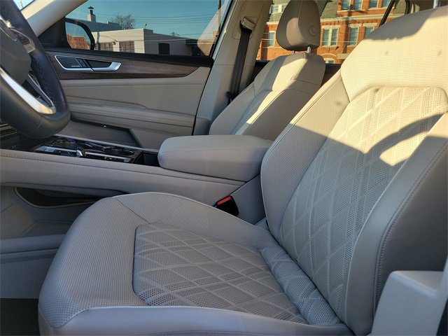 Used 2024 Volkswagen Atlas SEL Premium R-Line image 21