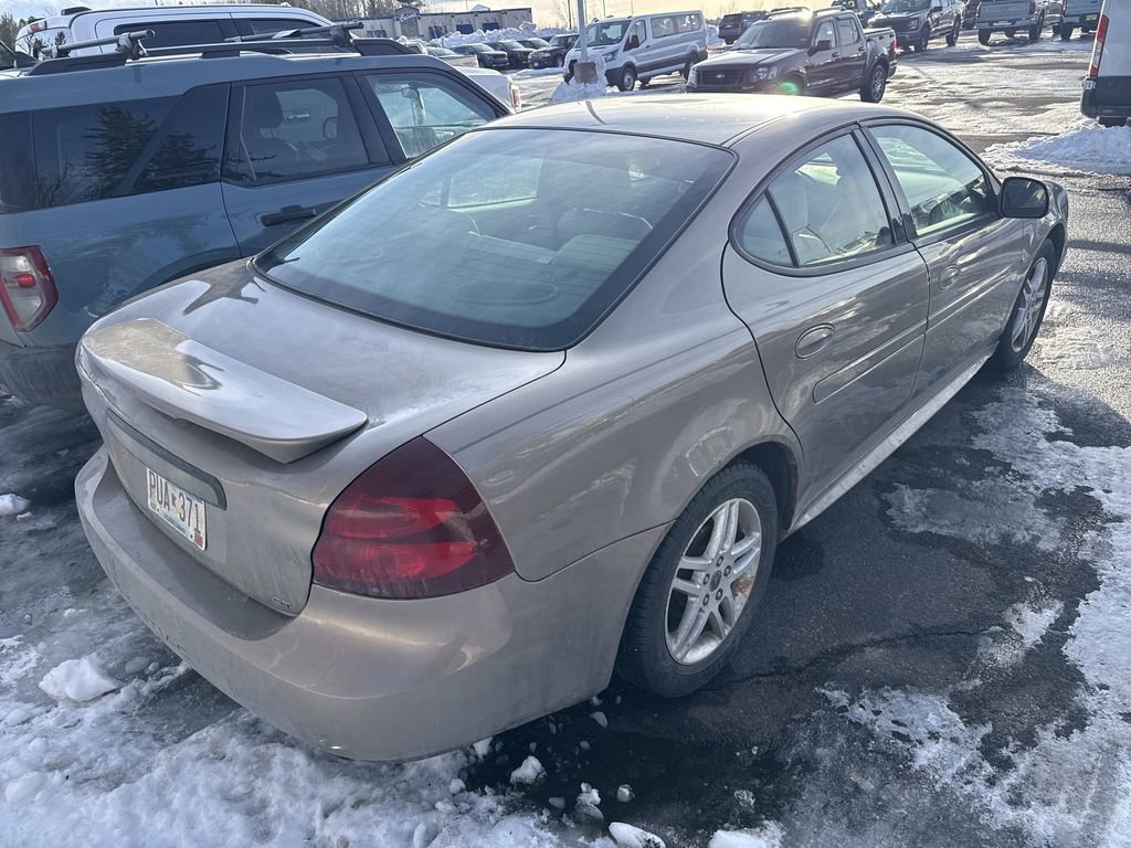 Used 2006 Pontiac Grand Prix GT w/ Premium Package image 3