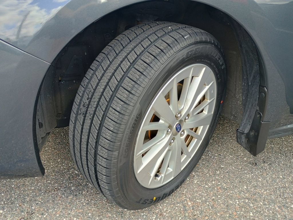 Used 2018 Subaru Impreza 2.0i Premium w/ Eyesight & BSD & Rcta AWD/4WD image 9