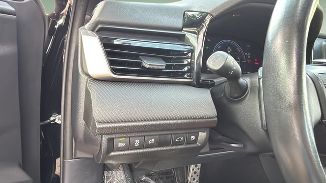 Used 2025 Toyota Camry SE FWD image 20