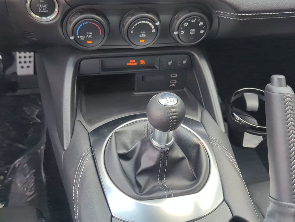 New 2026 MAZDA MX-5 Miata Club w/ Interior Package RWD image 16