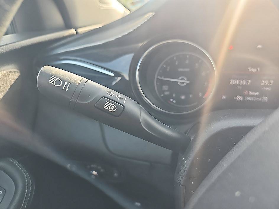 Used 2022 Buick Encore GX Preferred w/ Cold Weather Comfort Package AWD/4WD image 18