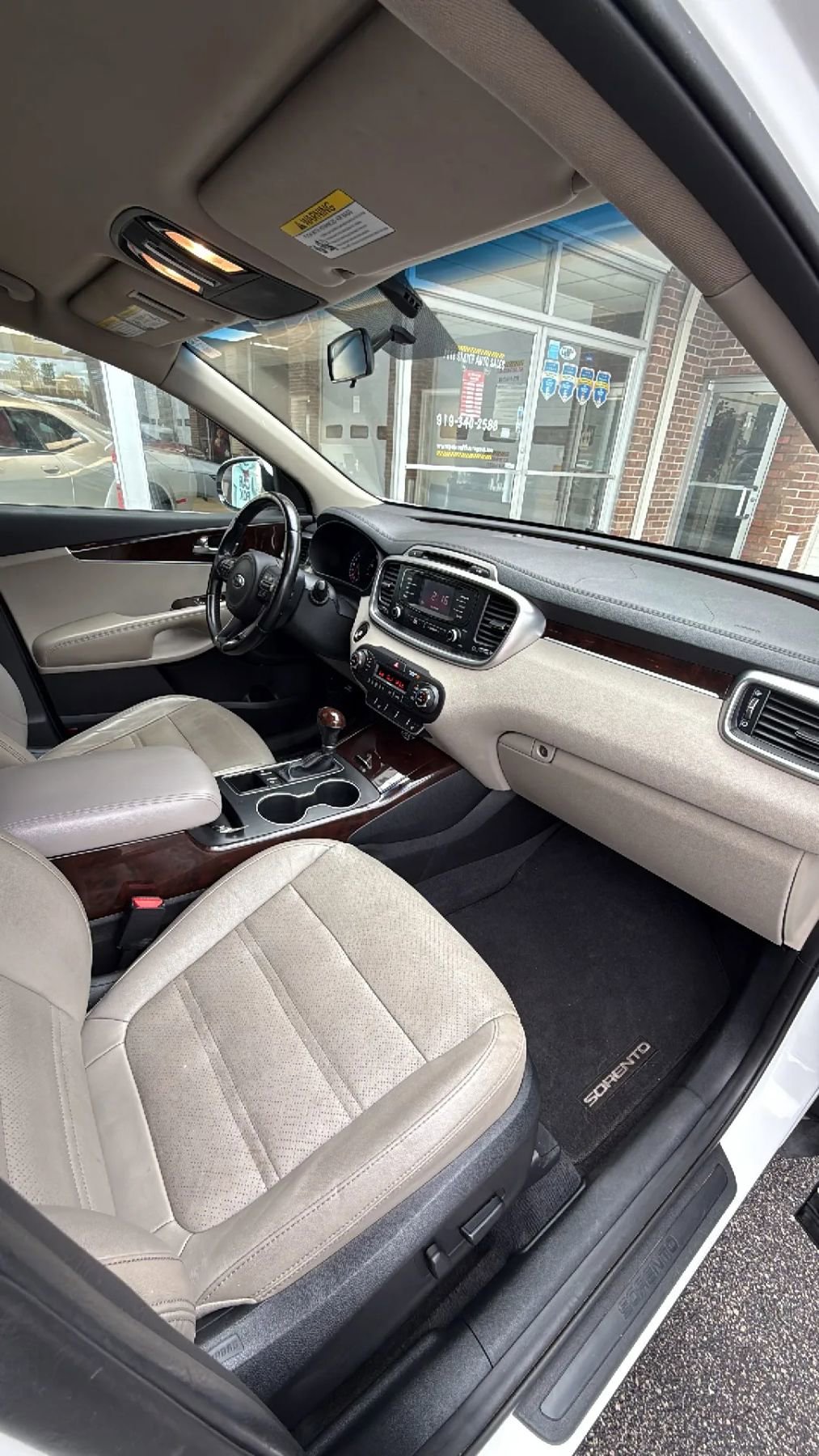 Used 2016 Kia Sorento EX w/ EX Premium Package image 21