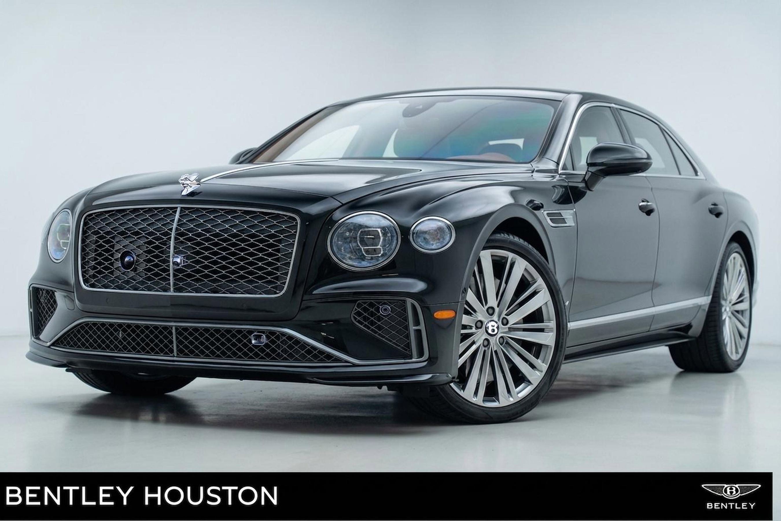 Used 2025 Bentley Flying Spur Plug-In Hybrid image 1