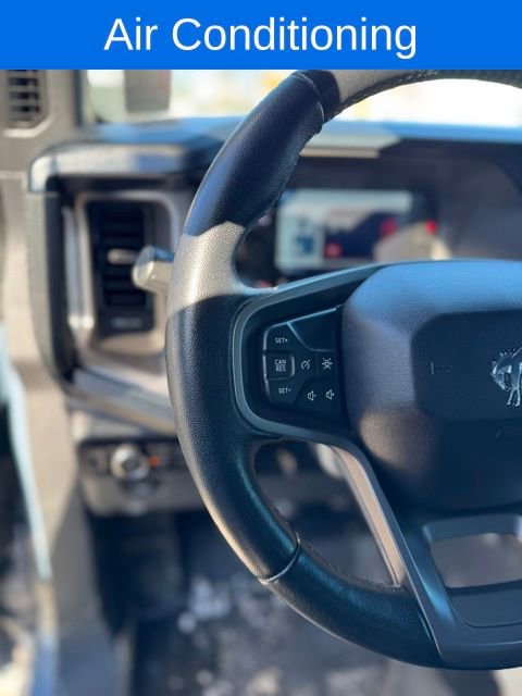 Used 2023 Ford Bronco Outer Banks image 11