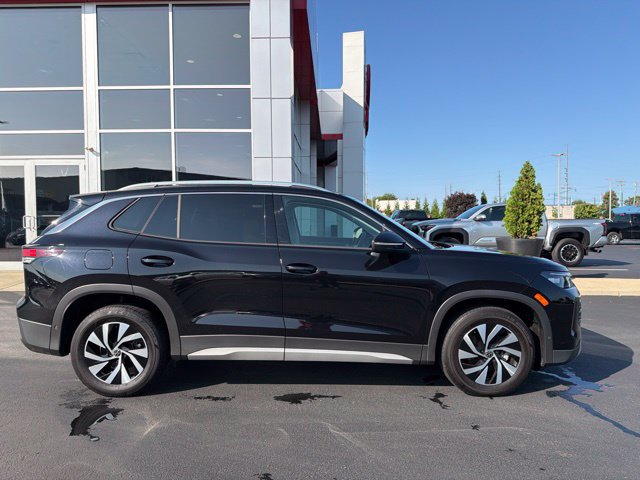 Used 2025 Volkswagen Tiguan S FWD image 8