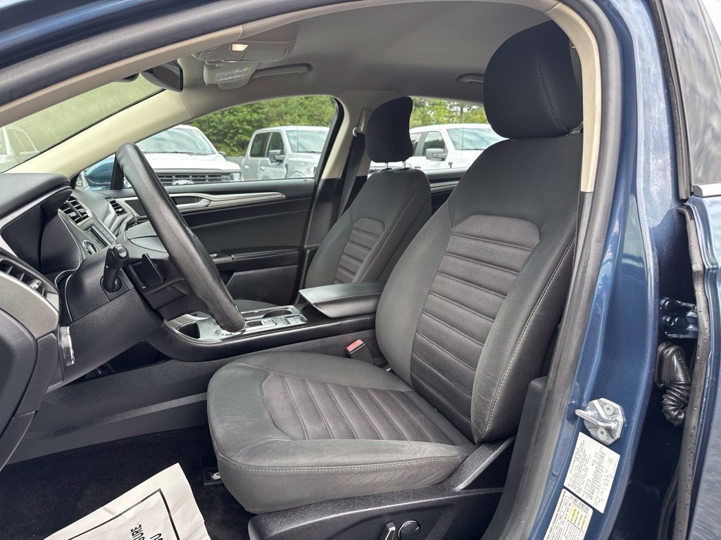 Used 2018 Ford Fusion SE FWD image 10