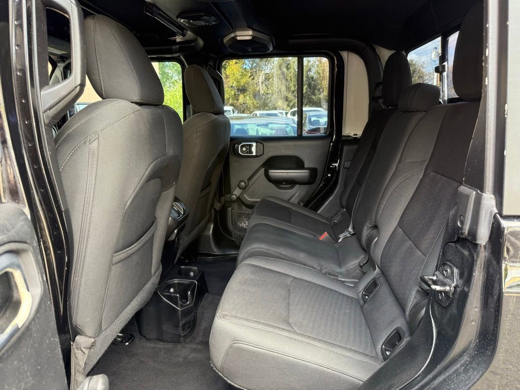 Used 2020 Jeep Gladiator Sport image 13