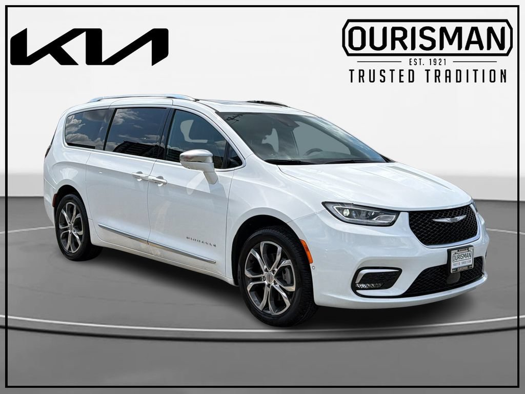 Used 2024 Chrysler Pacifica Pinnacle
