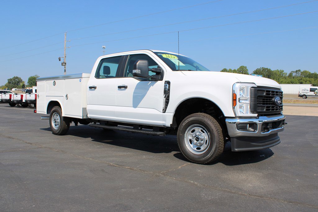 Used 2024 Ford F250 XL w/ XL Chrome Package image 2