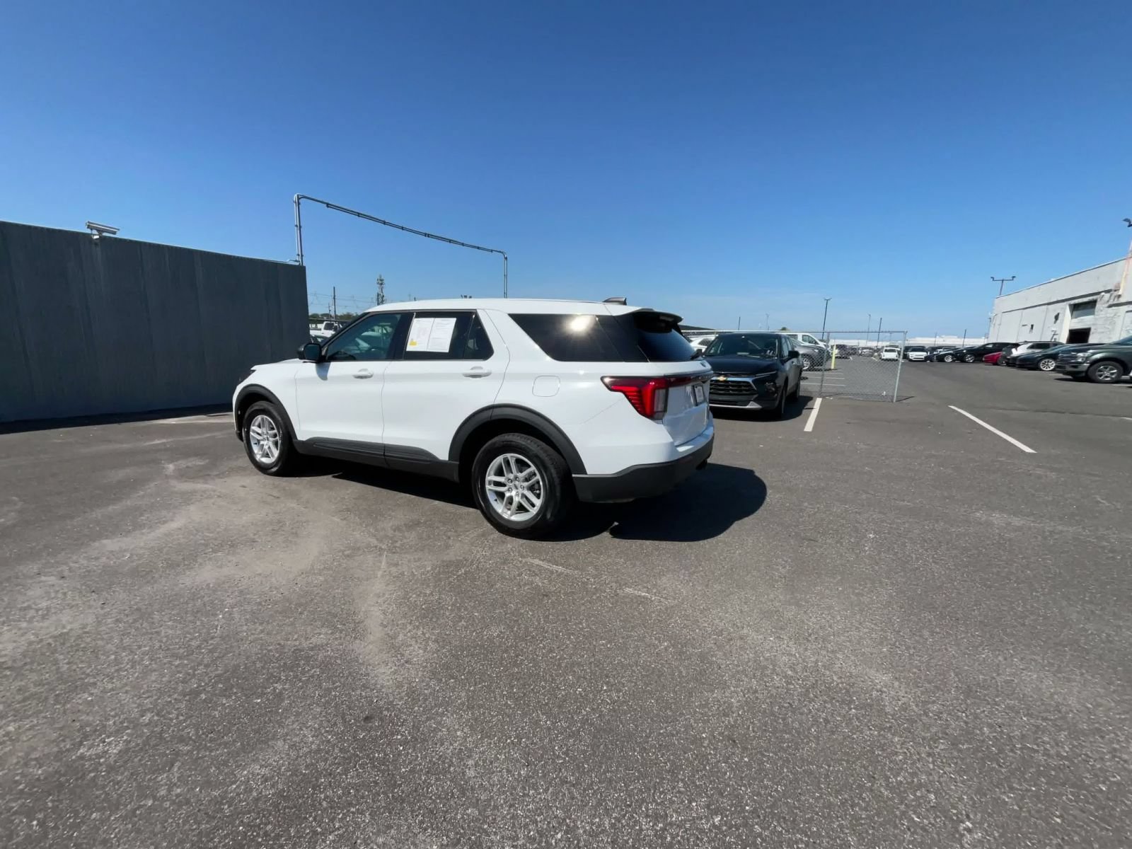 Used 2026 Ford Explorer Active AWD/4WD image 9