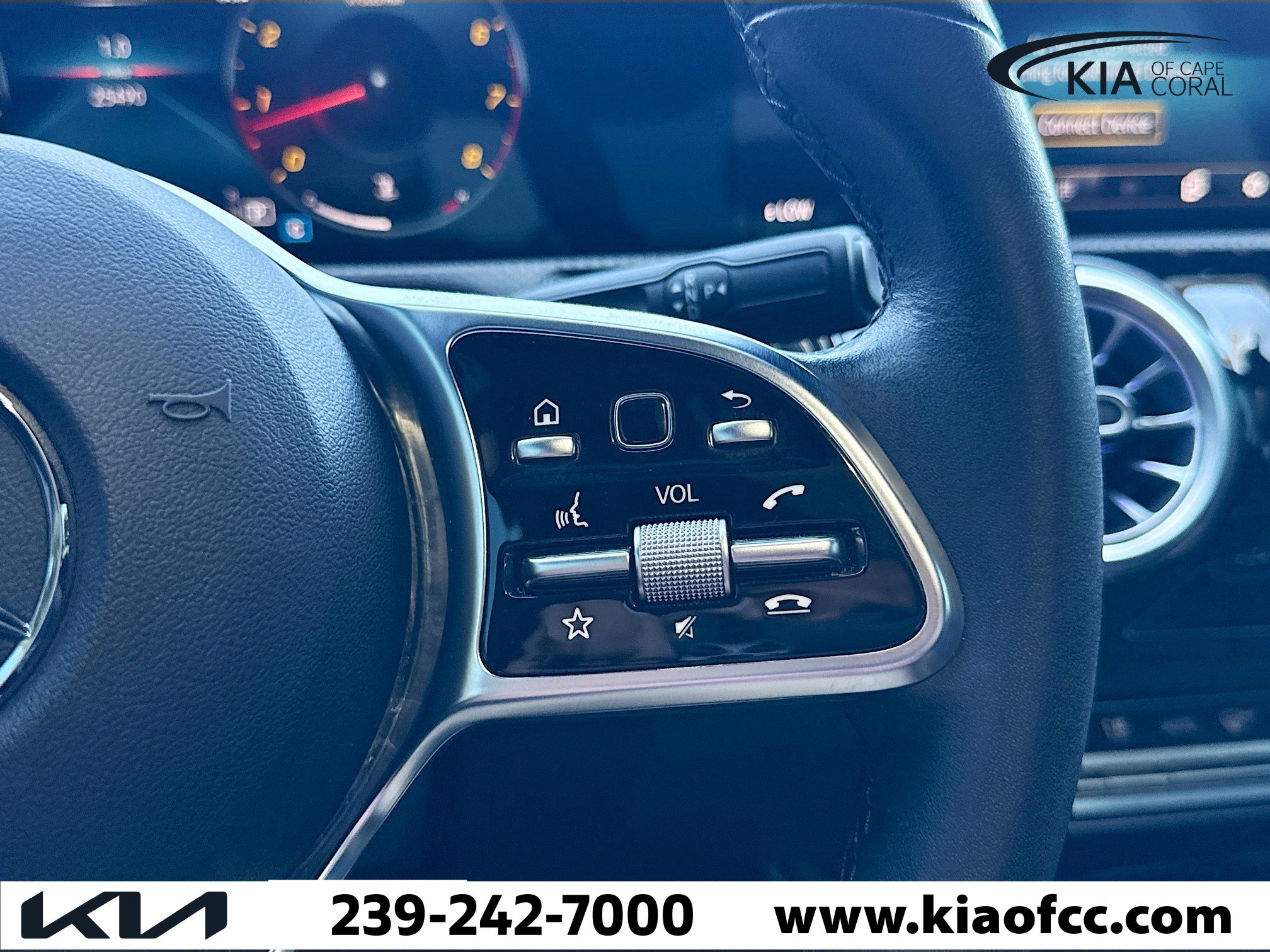 Used 2023 Mercedes-Benz CLA 250 image 35