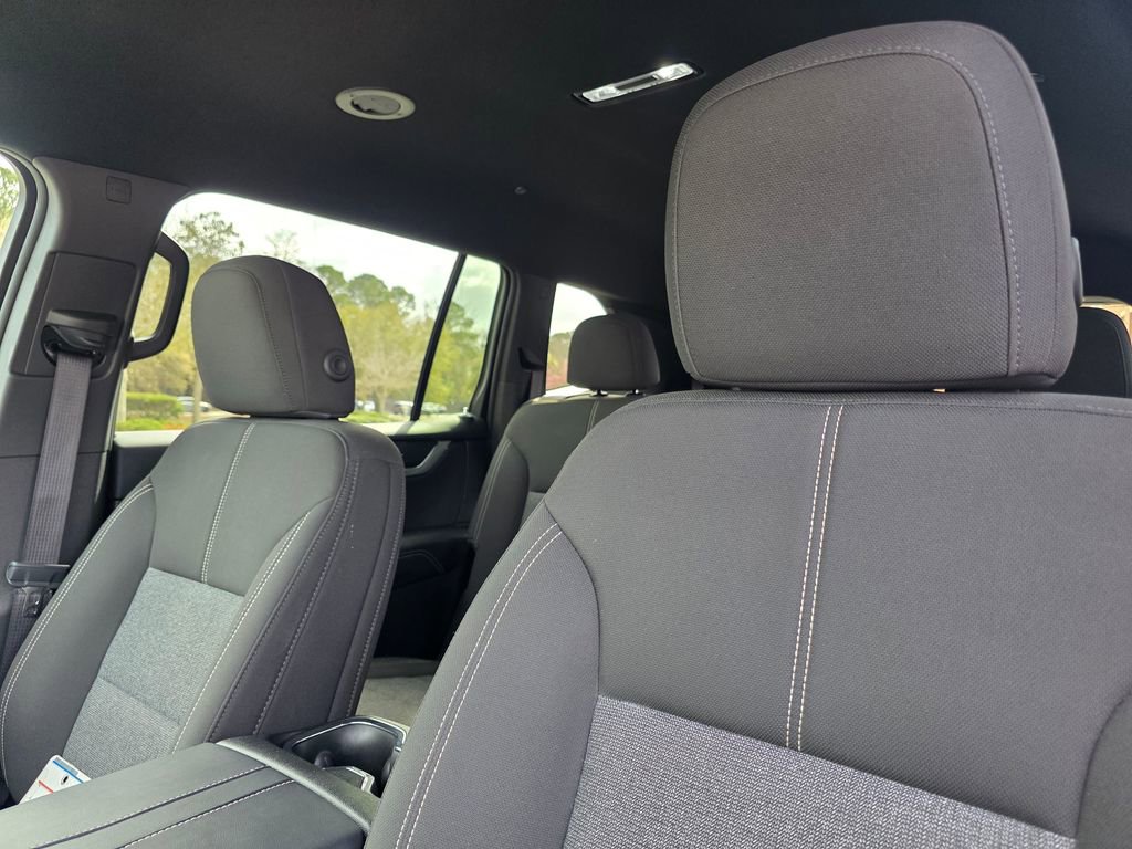 Used 2025 GMC Acadia Elevation image 14