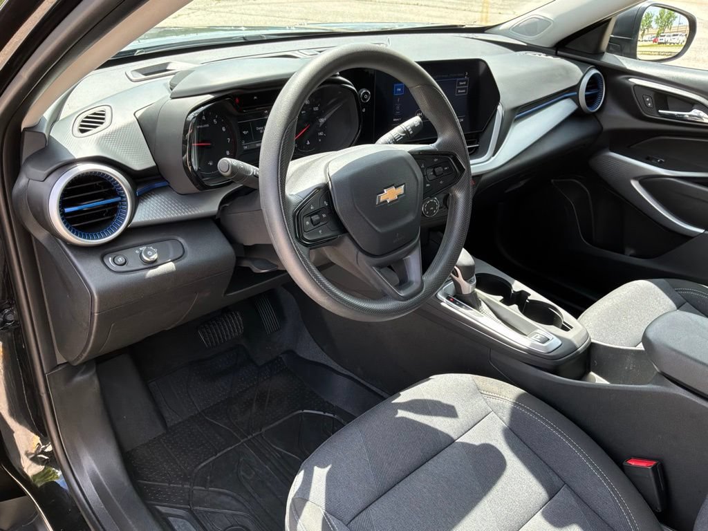 Used 2024 Chevrolet Trax LS w/ Driver Confidence Package FWD image 13