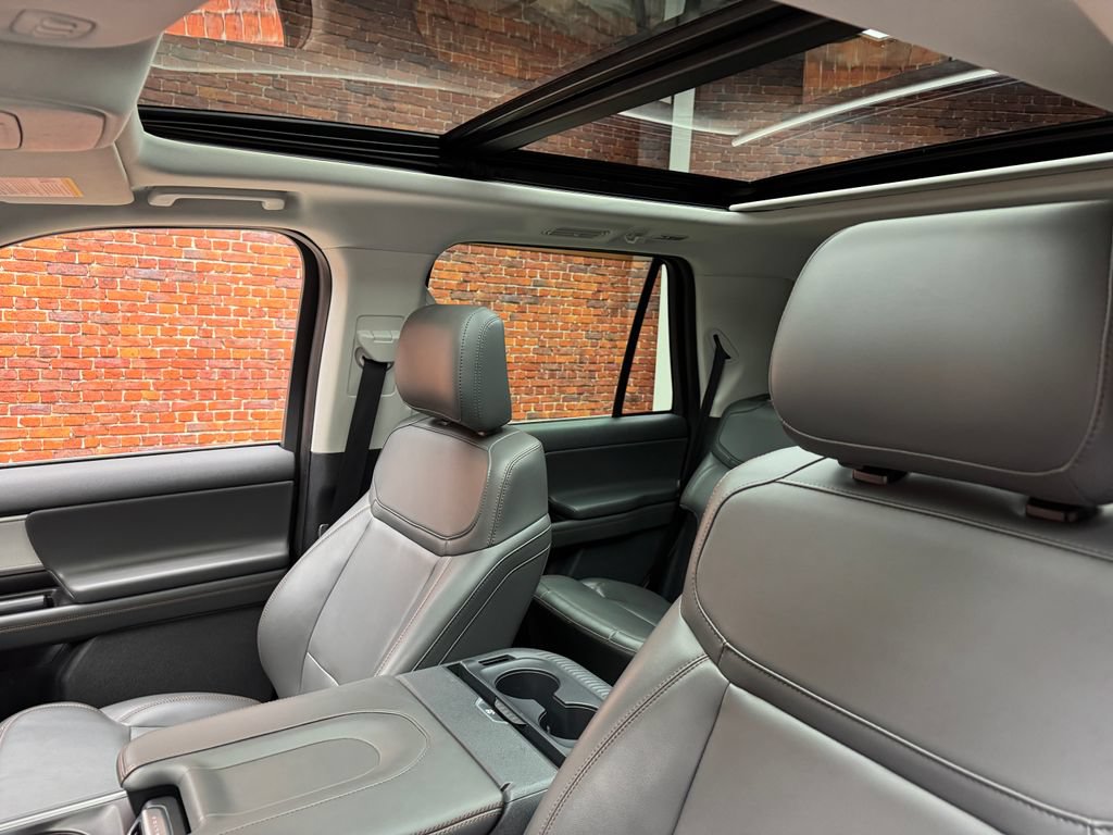 Certified 2025 Ford Expedition Active AWD/4WD image 3