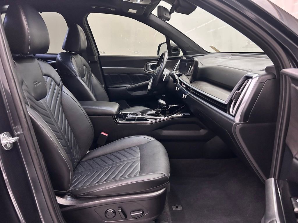 Used 2024 Kia Sorento SX Prestige image 19