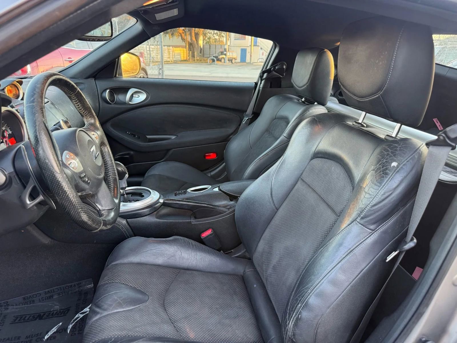 Used 2009 Nissan 370Z Touring w/ Sport Pkg RWD image 9