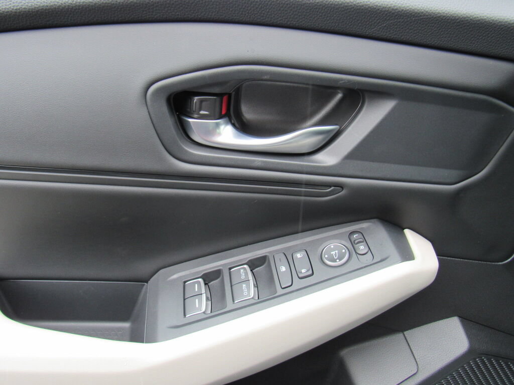 Used 2024 Honda Accord EX image 17