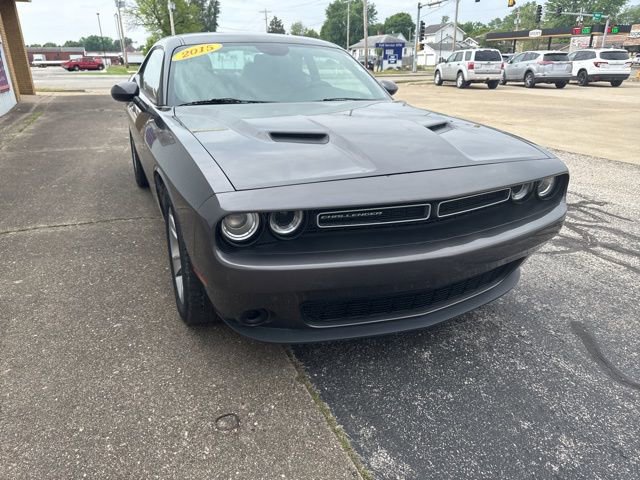 Used 2015 Dodge Challenger SXT RWD image 6