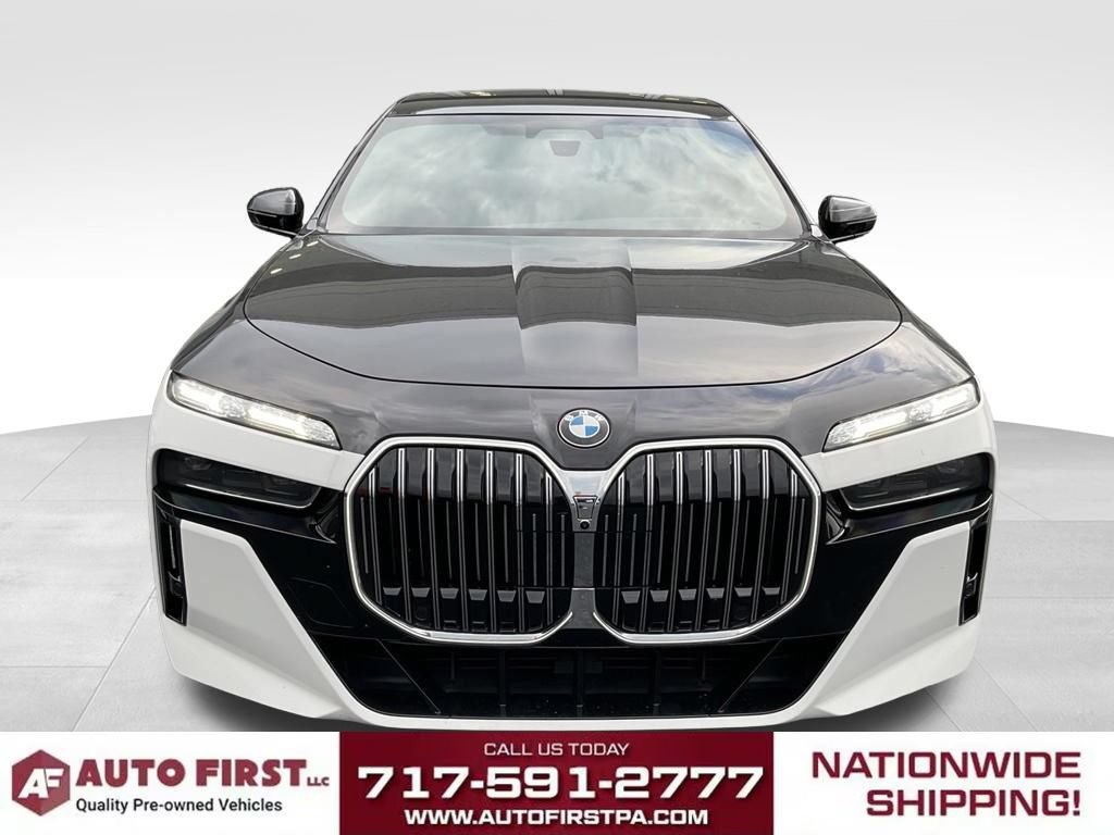 Used 2023 BMW 760i xDrive w/ Executive Package AWD/4WD image 2
