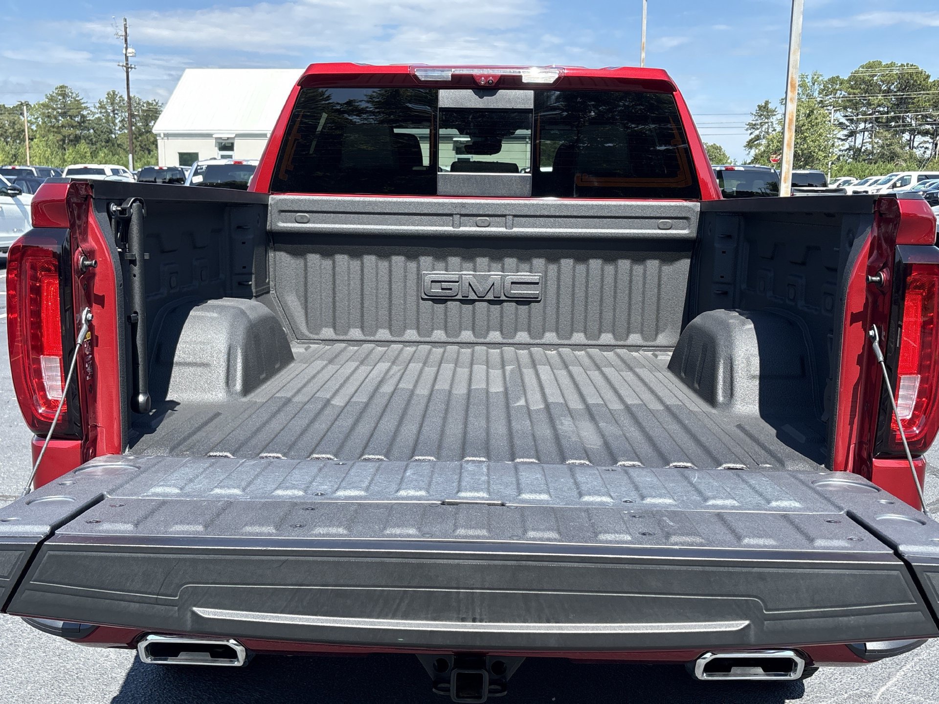 Used 2025 GMC Sierra 1500 AT4 w/ AT4 Premium Package AWD/4WD image 21