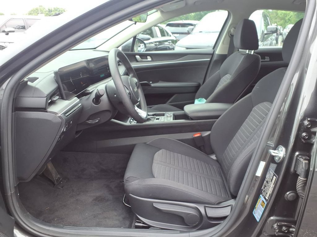 Used 2025 Kia K5 LXS FWD image 16