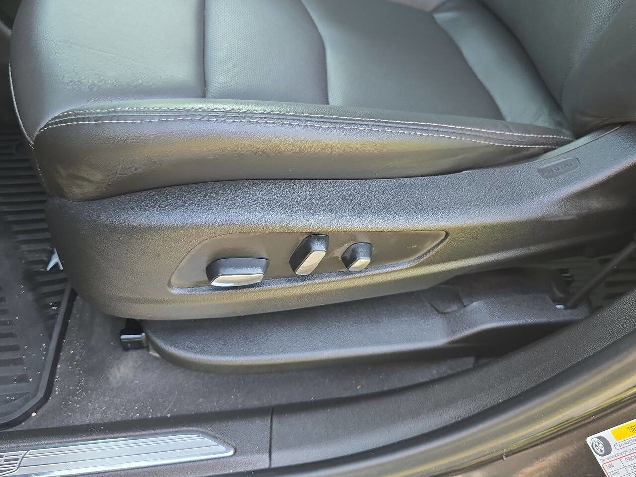 Used 2024 Cadillac XT5 Premium Luxury image 12