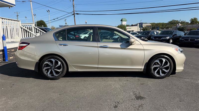 Used 2017 Honda Accord EX-L image 7