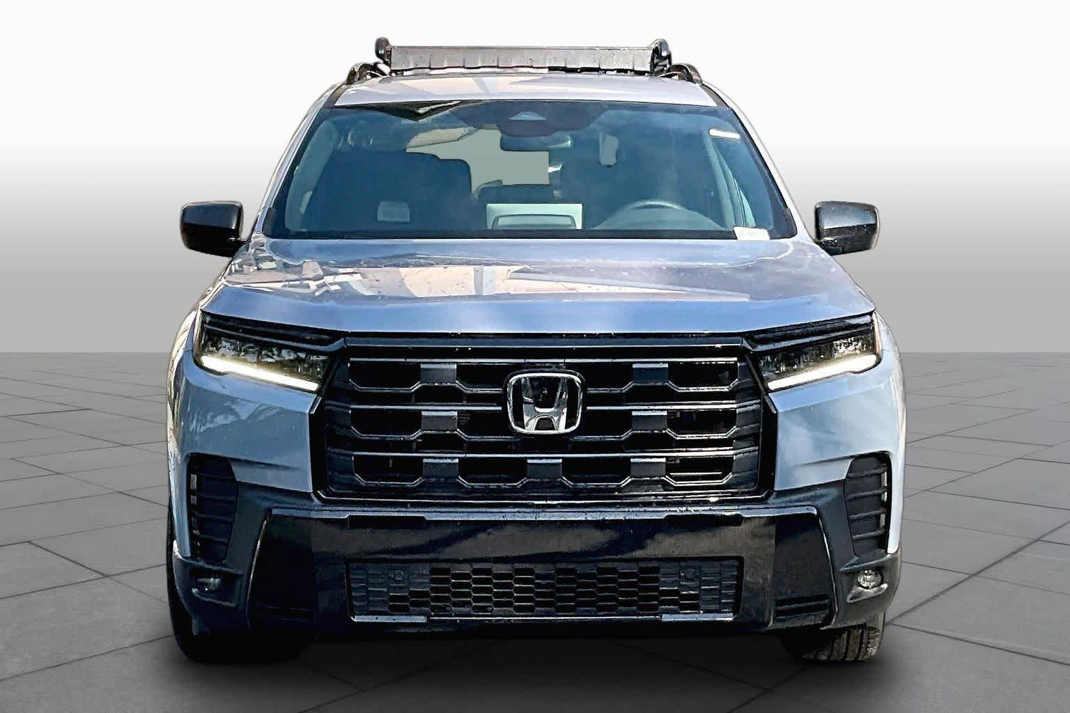 New 2026 Honda Pilot Sport image 3