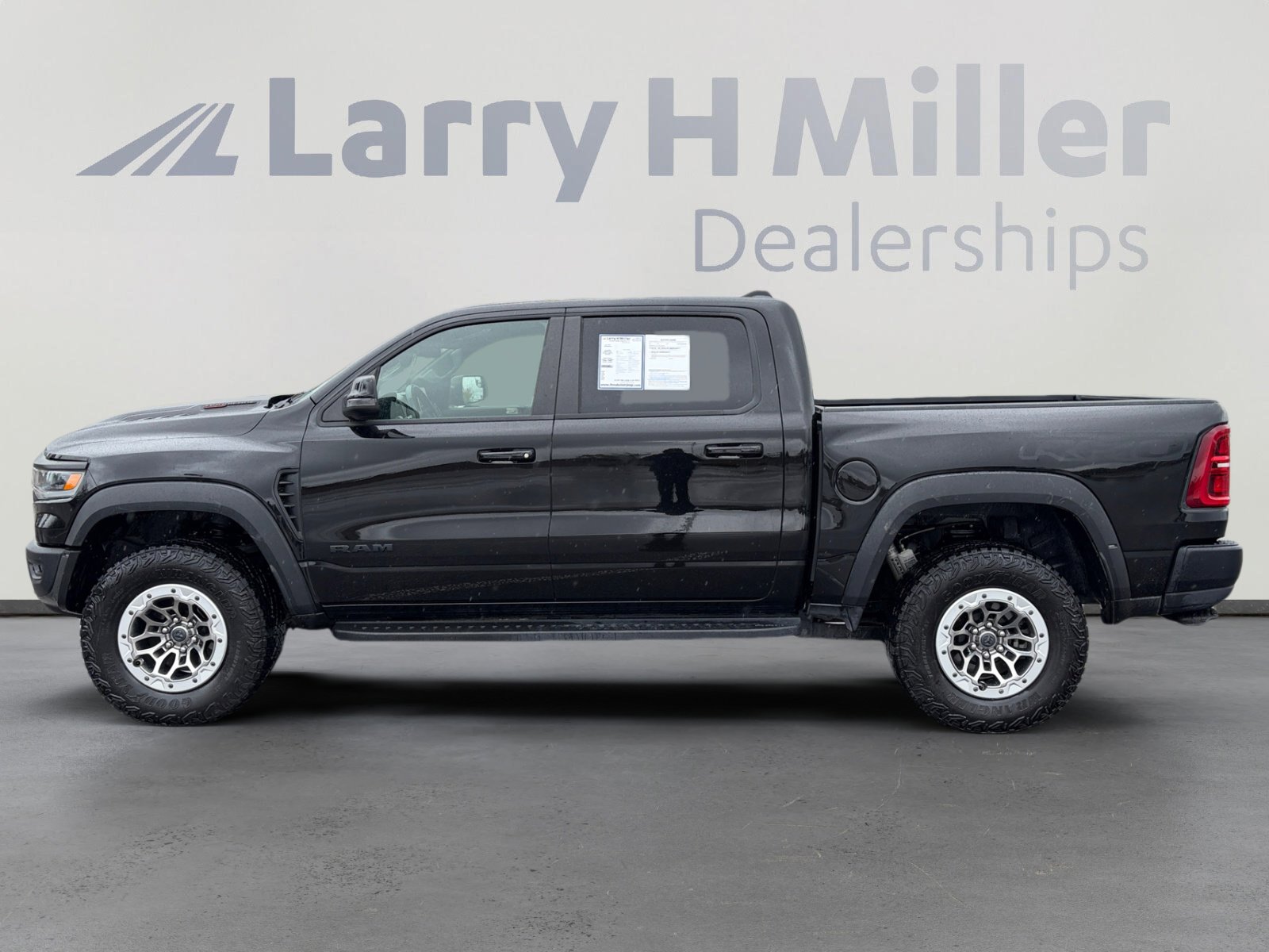 Used 2025 RAM 1500 RHO w/ RHO Level 1 Equipment Group AWD/4WD image 3