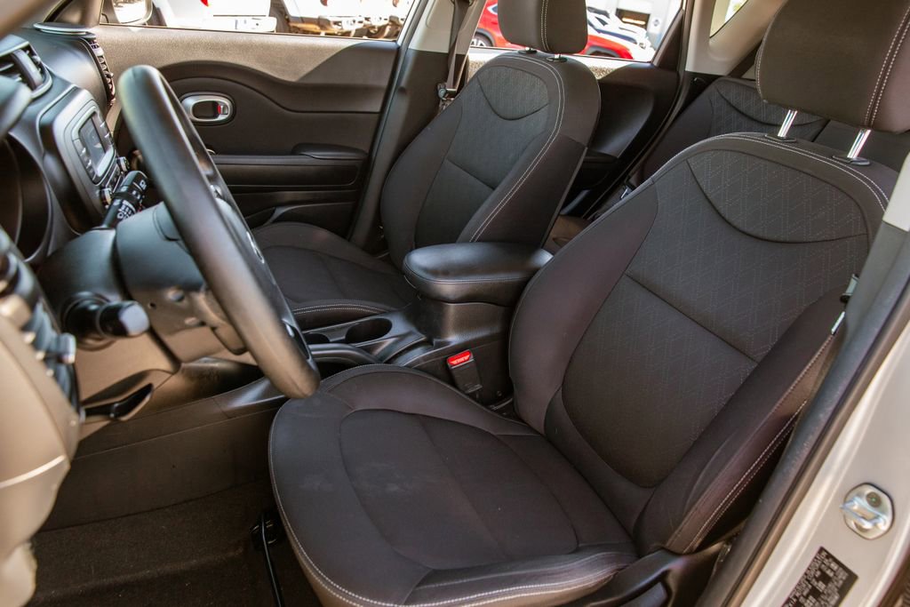 Used 2016 Kia Soul w/ Convenience Package FWD image 12