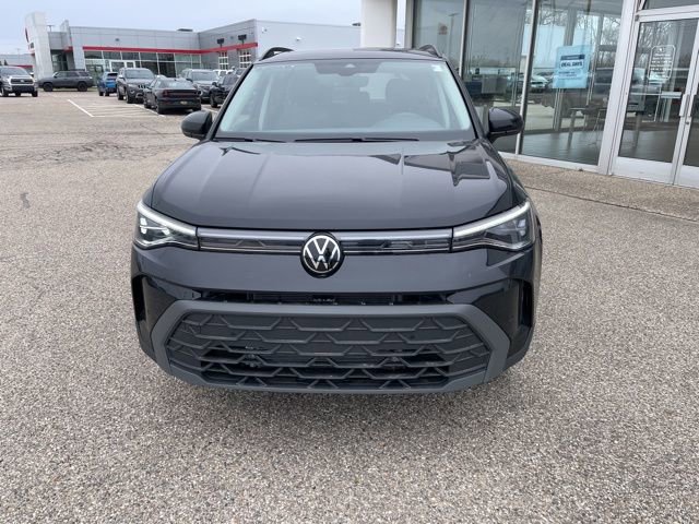 Used 2025 Volkswagen Taos SE image 3